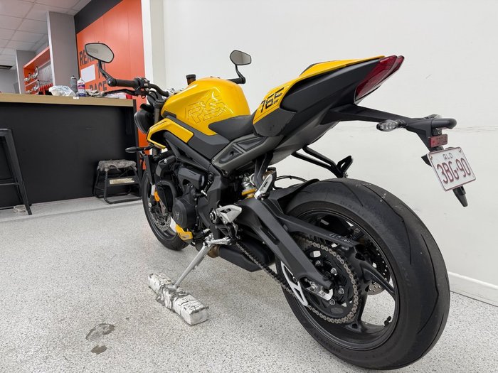 2024 Triumph STREET TRIPLE RS Yellow