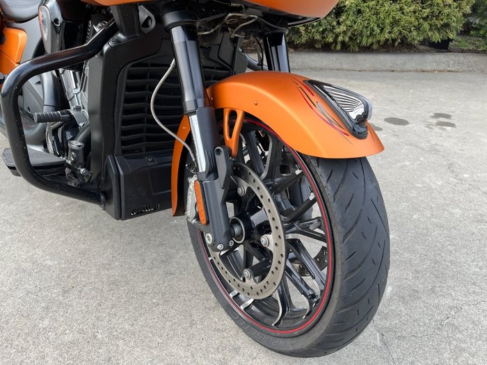 2022 Indian CHALLENGER DARK HORSE