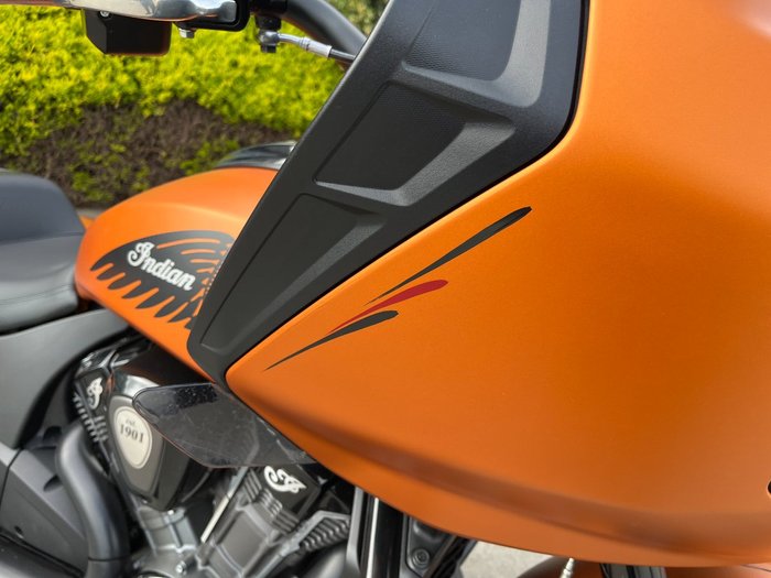 2022 Indian CHALLENGER DARK HORSE
