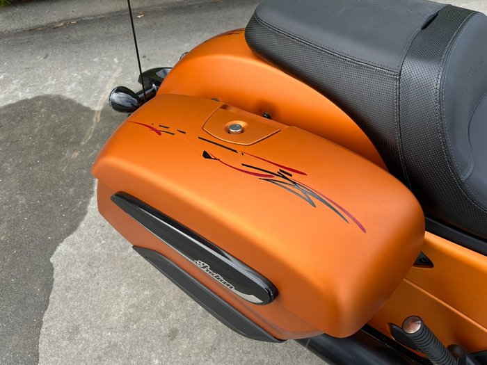 2022 Indian CHALLENGER DARK HORSE
