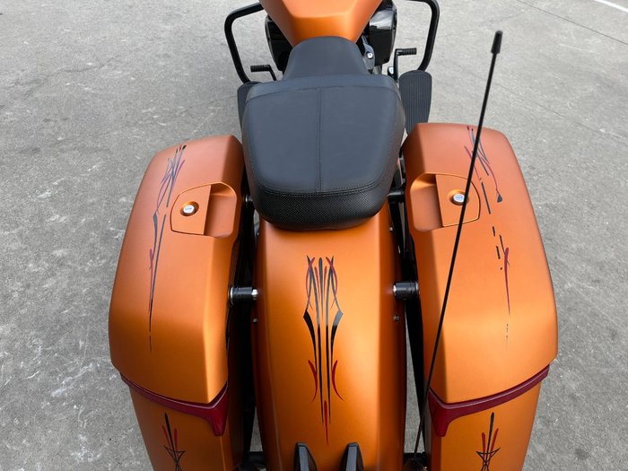 2022 Indian CHALLENGER DARK HORSE