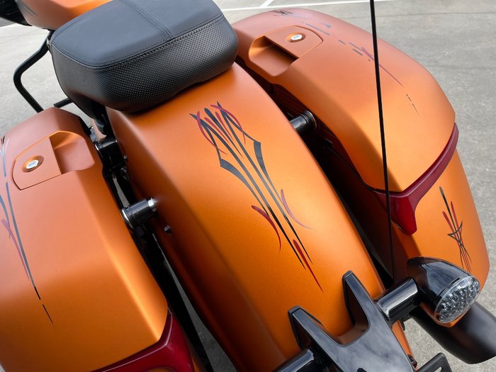 2022 Indian CHALLENGER DARK HORSE