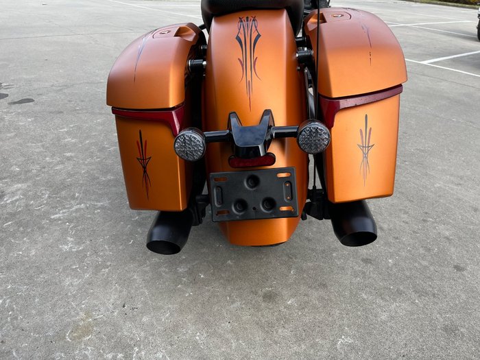 2022 Indian CHALLENGER DARK HORSE