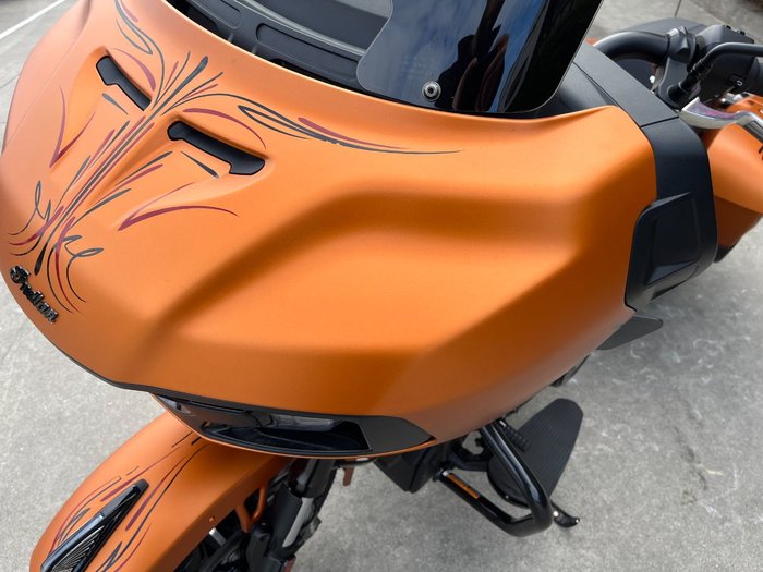 2022 Indian CHALLENGER DARK HORSE