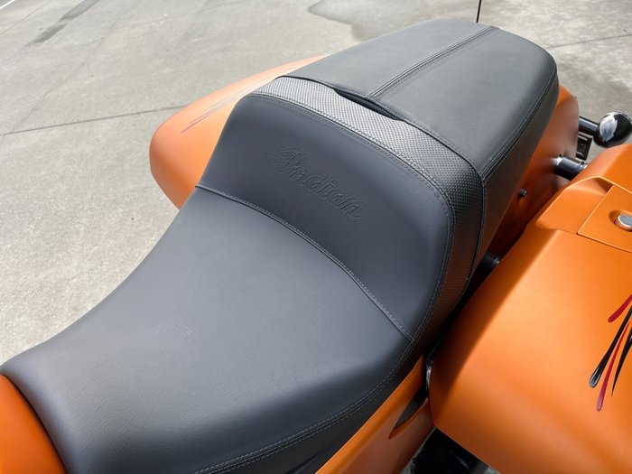 2022 Indian CHALLENGER DARK HORSE