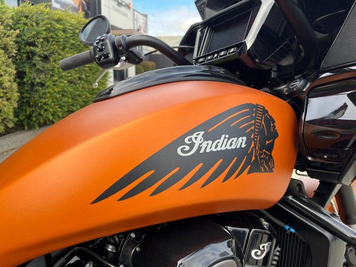 2022 Indian CHALLENGER DARK HORSE