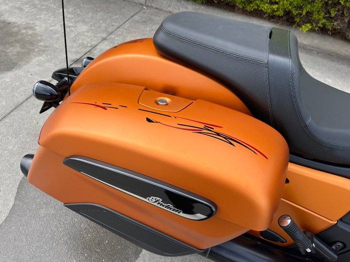 2022 Indian CHALLENGER DARK HORSE