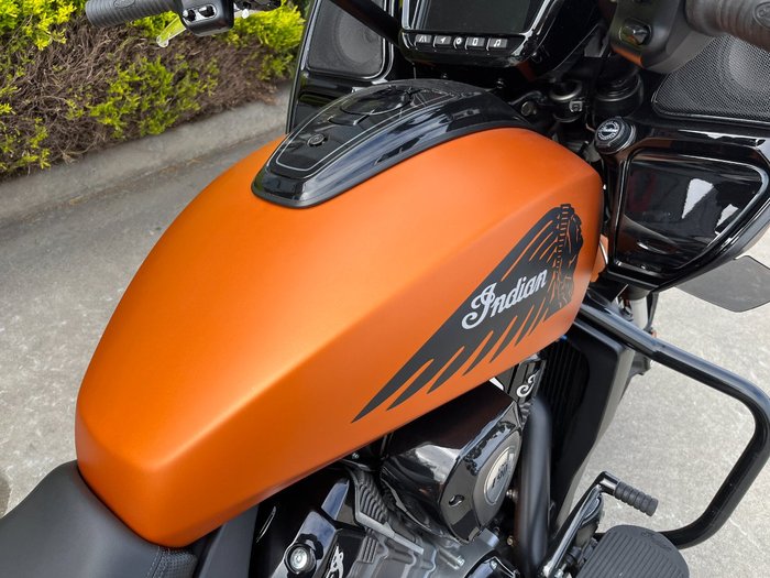 2022 Indian CHALLENGER DARK HORSE