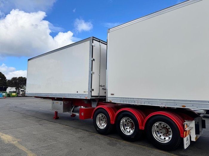 2019 Maxitrans St3 34 Palllet -18/30 B Double Double Stacker, Rear Evap