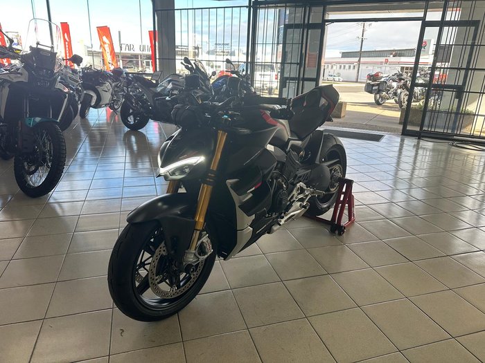 2022 Ducati Streetfighter V4 SP Streetfighter Black