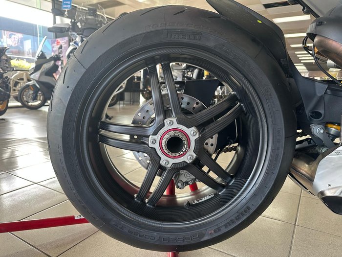 2022 Ducati Streetfighter V4 SP Streetfighter Black