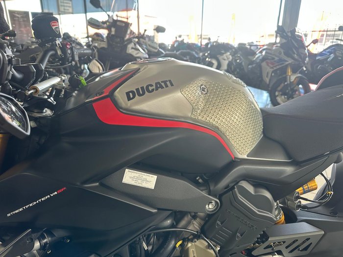 2022 Ducati Streetfighter V4 SP Streetfighter Black
