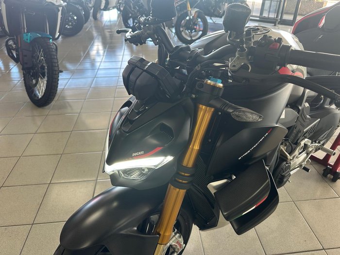 2022 Ducati Streetfighter V4 SP Streetfighter Black