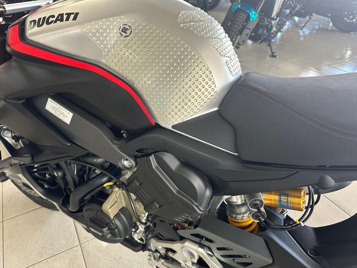 2022 Ducati Streetfighter V4 SP Streetfighter Black