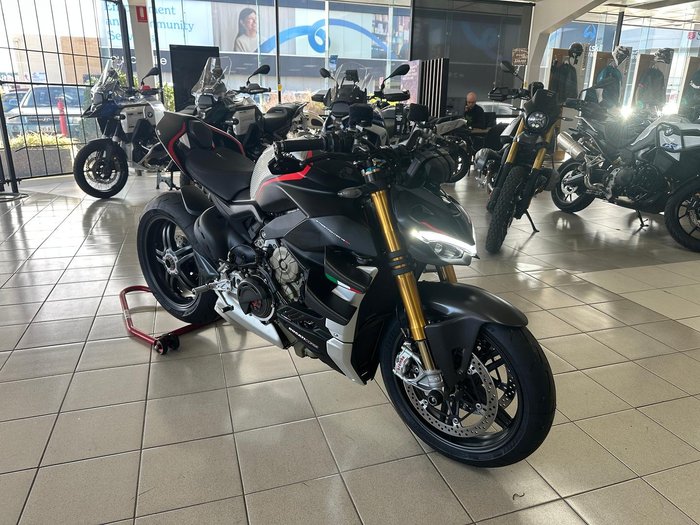 2022 Ducati Streetfighter V4 SP Streetfighter Black
