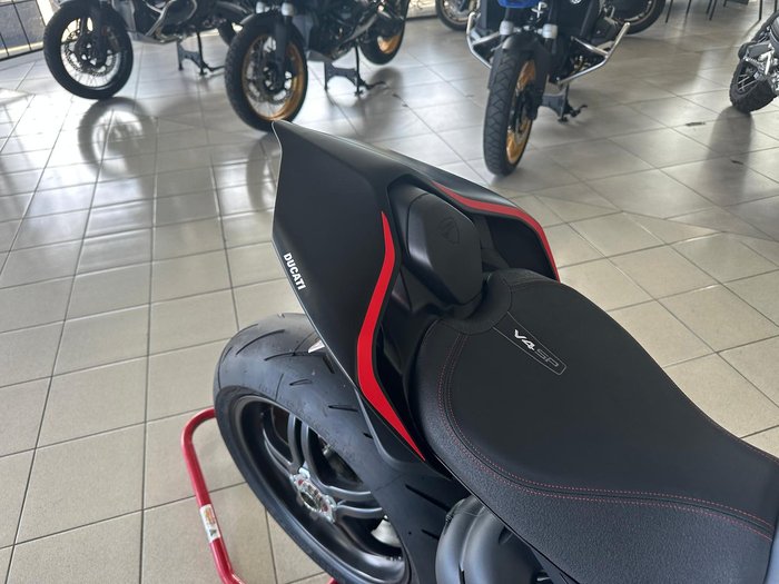 2022 Ducati Streetfighter V4 SP Streetfighter Black