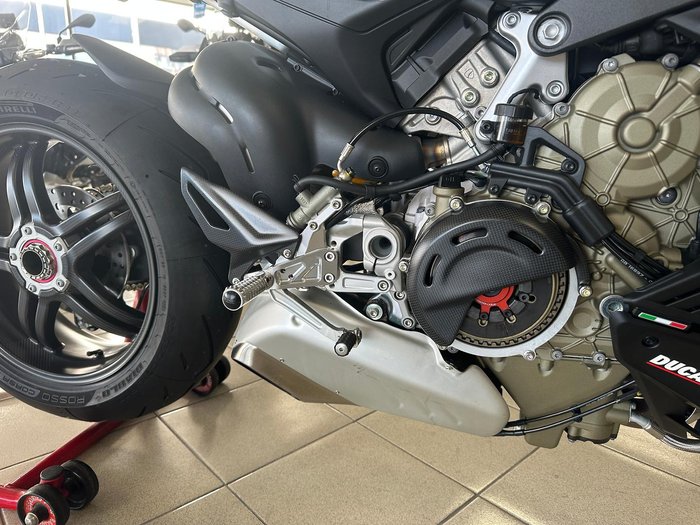 2022 Ducati Streetfighter V4 SP Streetfighter Black