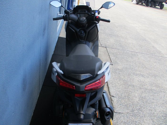 2025 Yamaha XMAX 300 V2 (CZD300A2) SILVER/GREY