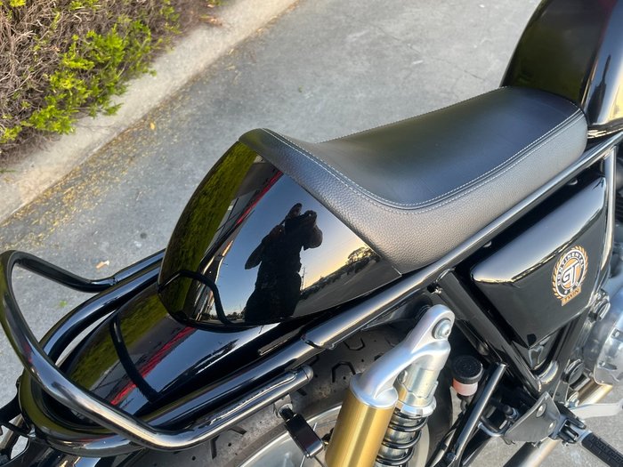 2019 Royal Enfield INTERCEPTOR 650 CLASSIC Black
