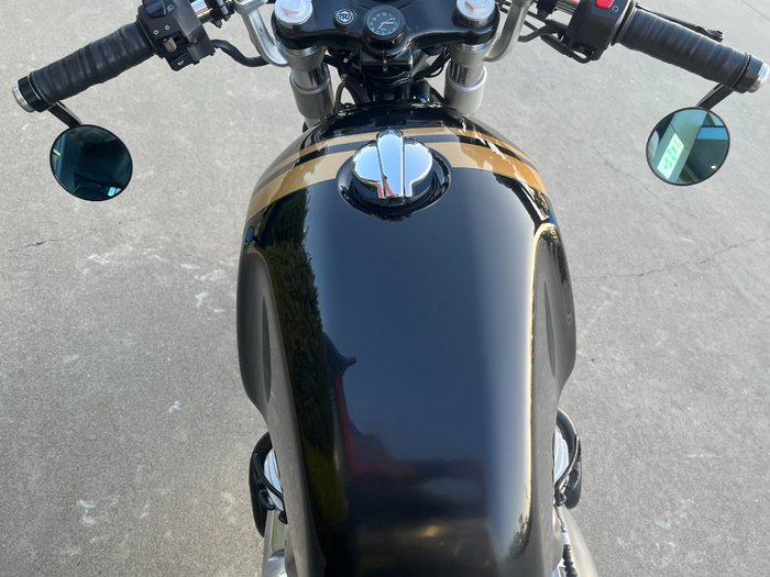 2019 Royal Enfield INTERCEPTOR 650 CLASSIC Black