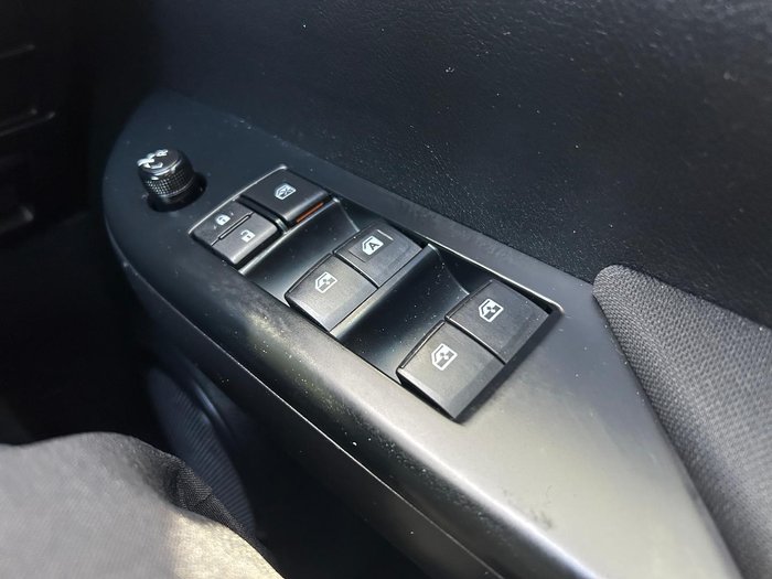2016 Toyota Hilux Workmate GUN122R 4x2 Glacier White