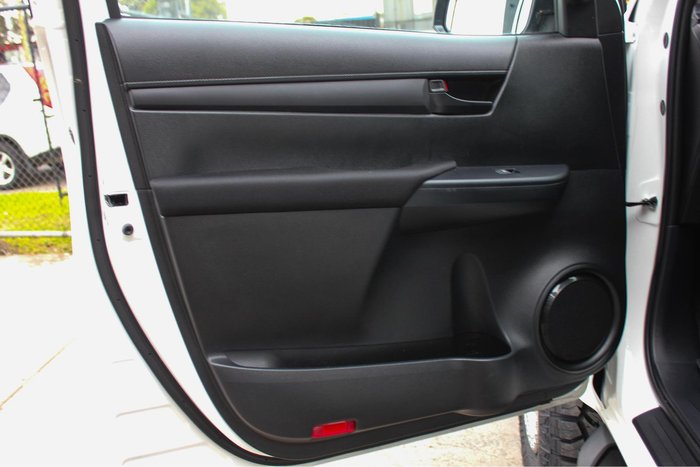 2024 Toyota Hilux SR 48V GUN126R 4X4 Dual Range Glacier White