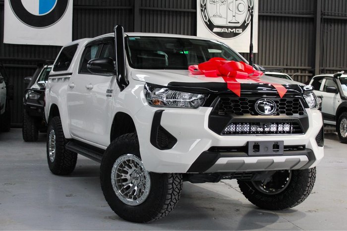 2024 Toyota Hilux SR 48V GUN126R 4X4 Dual Range Glacier White