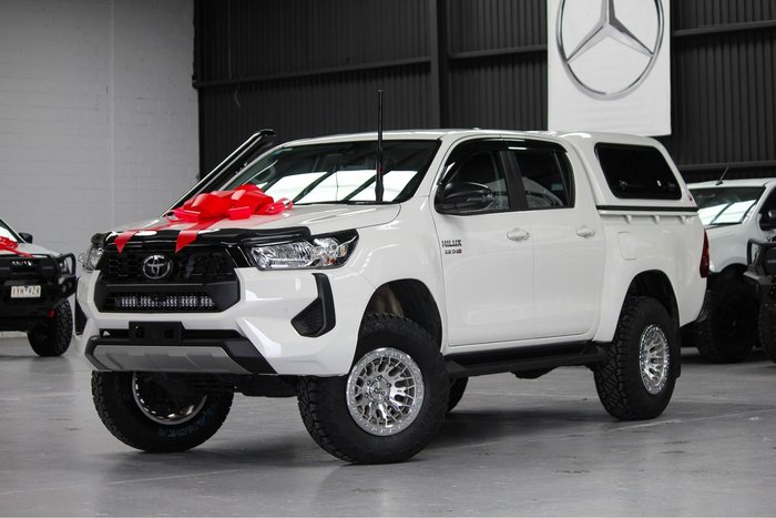 2024 Toyota Hilux SR 48V GUN126R 4X4 Dual Range Glacier White