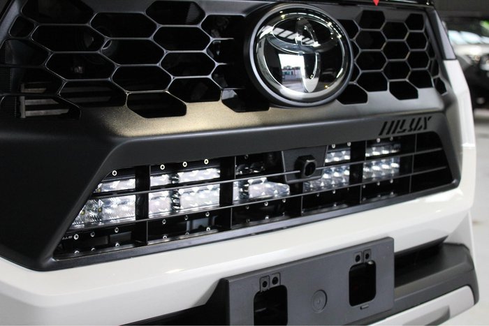 2024 Toyota Hilux SR 48V GUN126R 4X4 Dual Range Glacier White