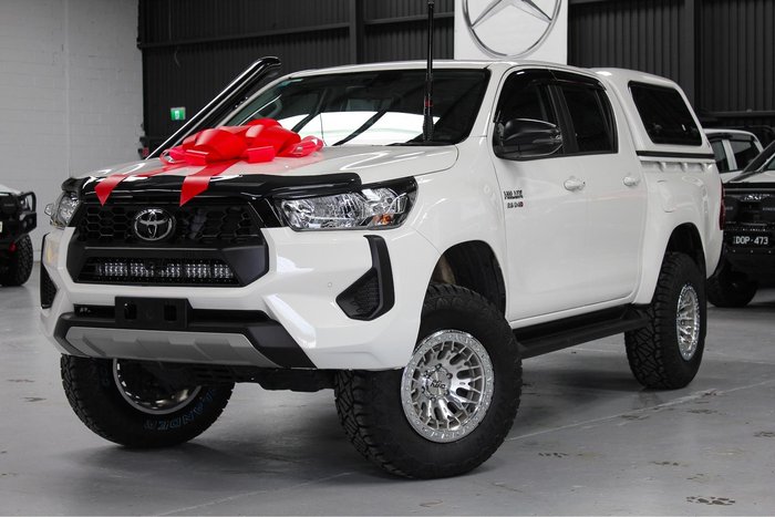 2024 Toyota Hilux SR 48V GUN126R 4X4 Dual Range Glacier White