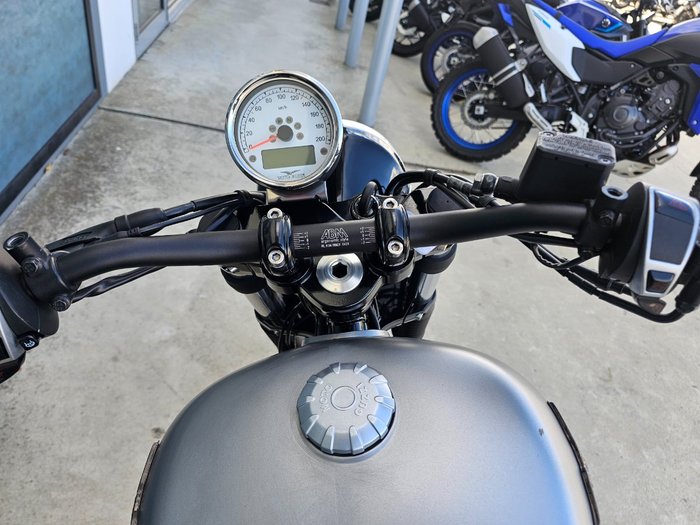 2017 MOTO GUZZI V9 BOBBER GREY
