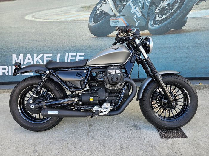 2017 MOTO GUZZI V9 BOBBER GREY