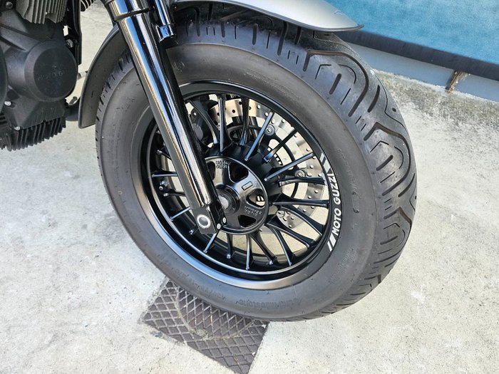 2017 MOTO GUZZI V9 BOBBER GREY