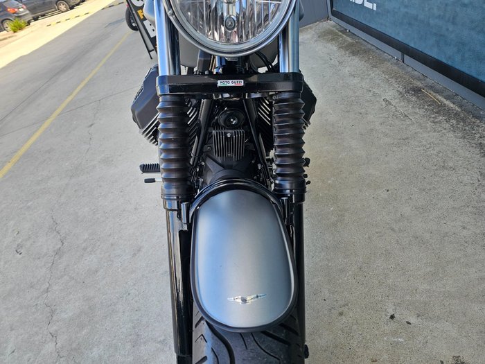 2017 MOTO GUZZI V9 BOBBER GREY