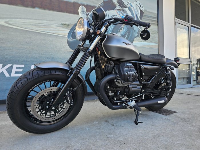 2017 MOTO GUZZI V9 BOBBER GREY