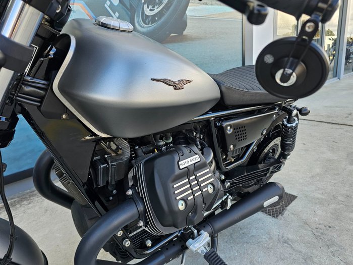 2017 MOTO GUZZI V9 BOBBER GREY