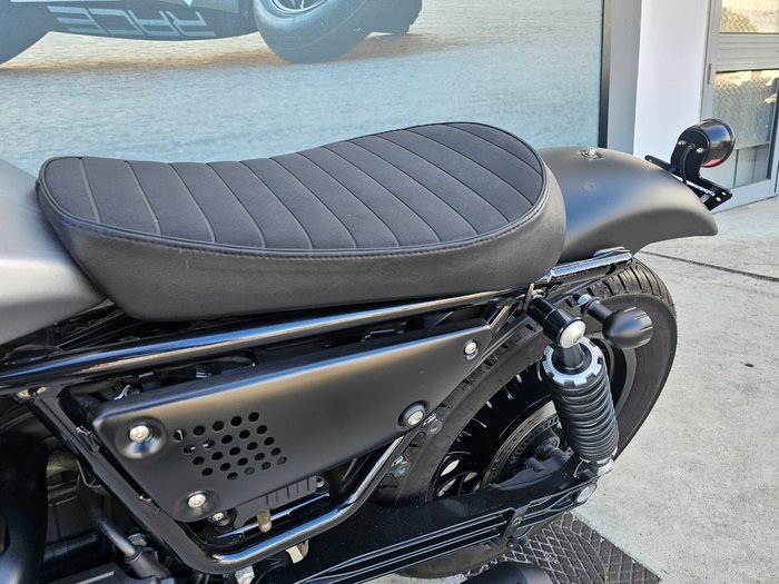 2017 MOTO GUZZI V9 BOBBER GREY