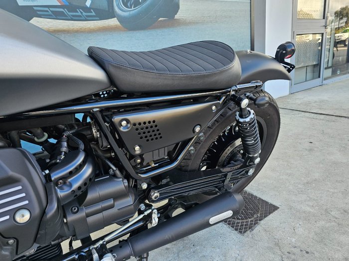 2017 MOTO GUZZI V9 BOBBER GREY