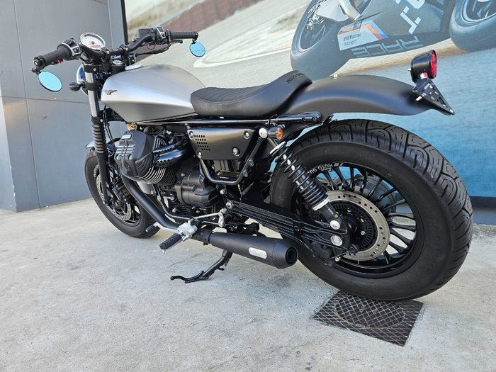 2017 MOTO GUZZI V9 BOBBER GREY