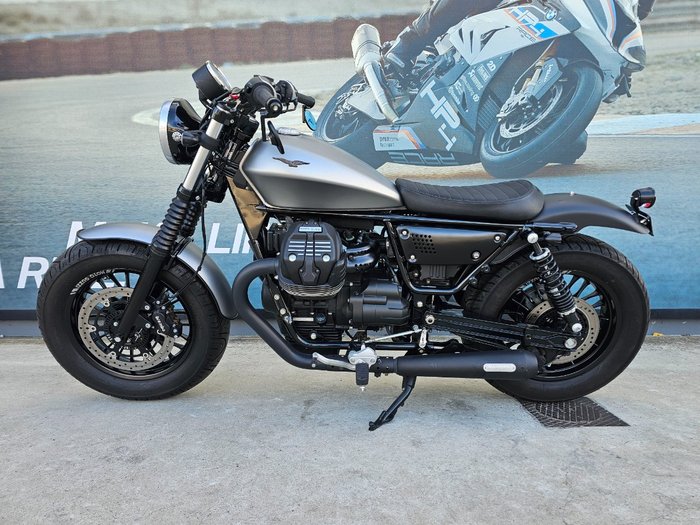 2017 MOTO GUZZI V9 BOBBER GREY