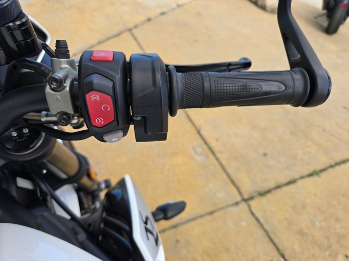 2018 Triumph STREET TRIPLE RS White