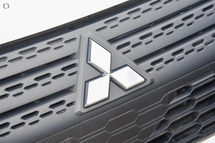 2023 Mitsubishi Eclipse Cross PHEV ES