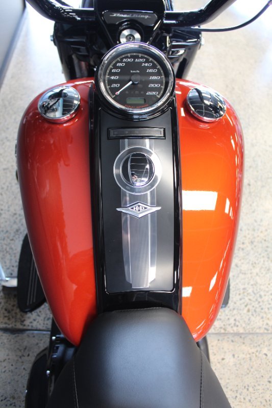 2025 Harley-davidson FLHRXS ROAD KING SPECIAL WHISKEY FIRE