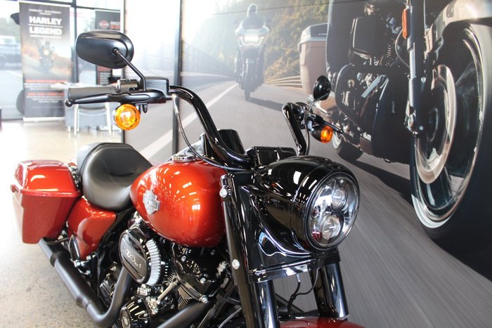 2025 Harley-davidson FLHRXS ROAD KING SPECIAL WHISKEY FIRE