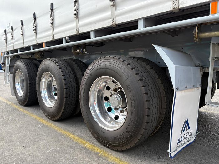 2024 MaxiTrans/CIMC St3 34 Pallet Sd B Double Curtain Siders