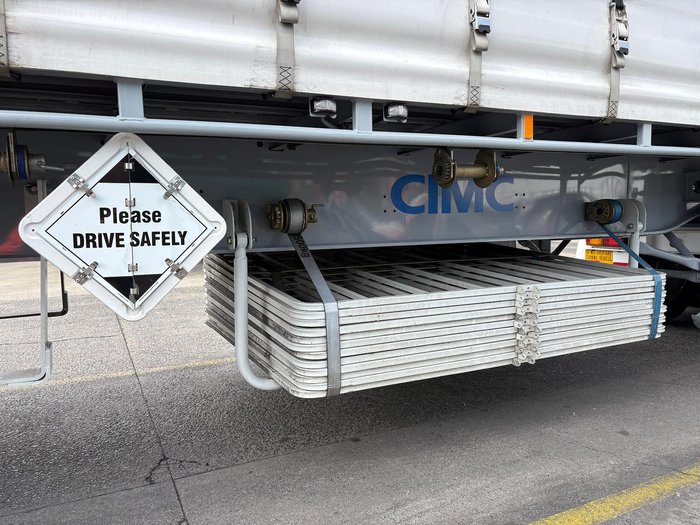 2024 MaxiTrans/CIMC St3 34 Pallet Sd B Double Curtain Siders