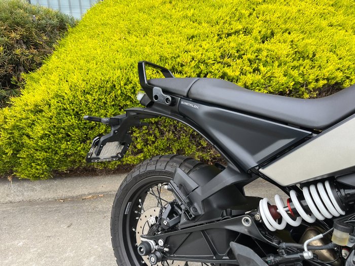 2024 Husqvarna SVARTPILEN 401 Grey