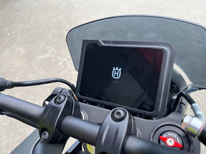 2024 Husqvarna SVARTPILEN 401 Grey