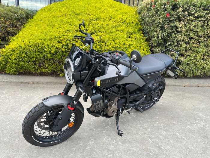 2024 Husqvarna SVARTPILEN 401 Grey