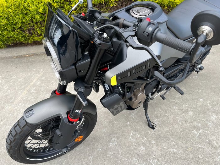 2024 Husqvarna SVARTPILEN 401 Grey